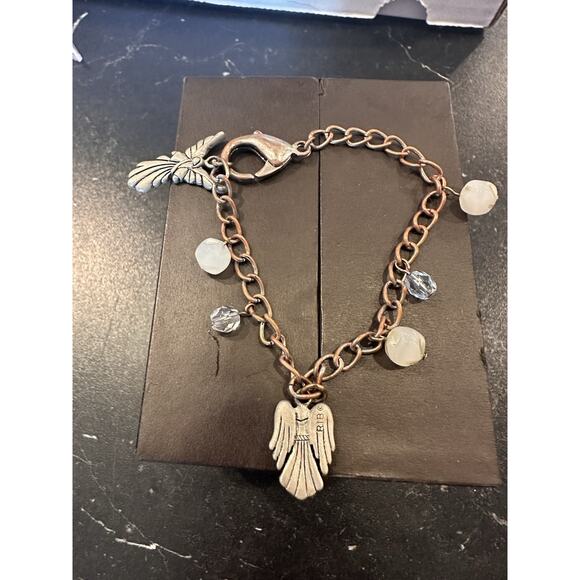 Ribbed Vintage Angels Charm Bracelet Unique Beautiful Angelic Angel Wings - Picture 1 of 8